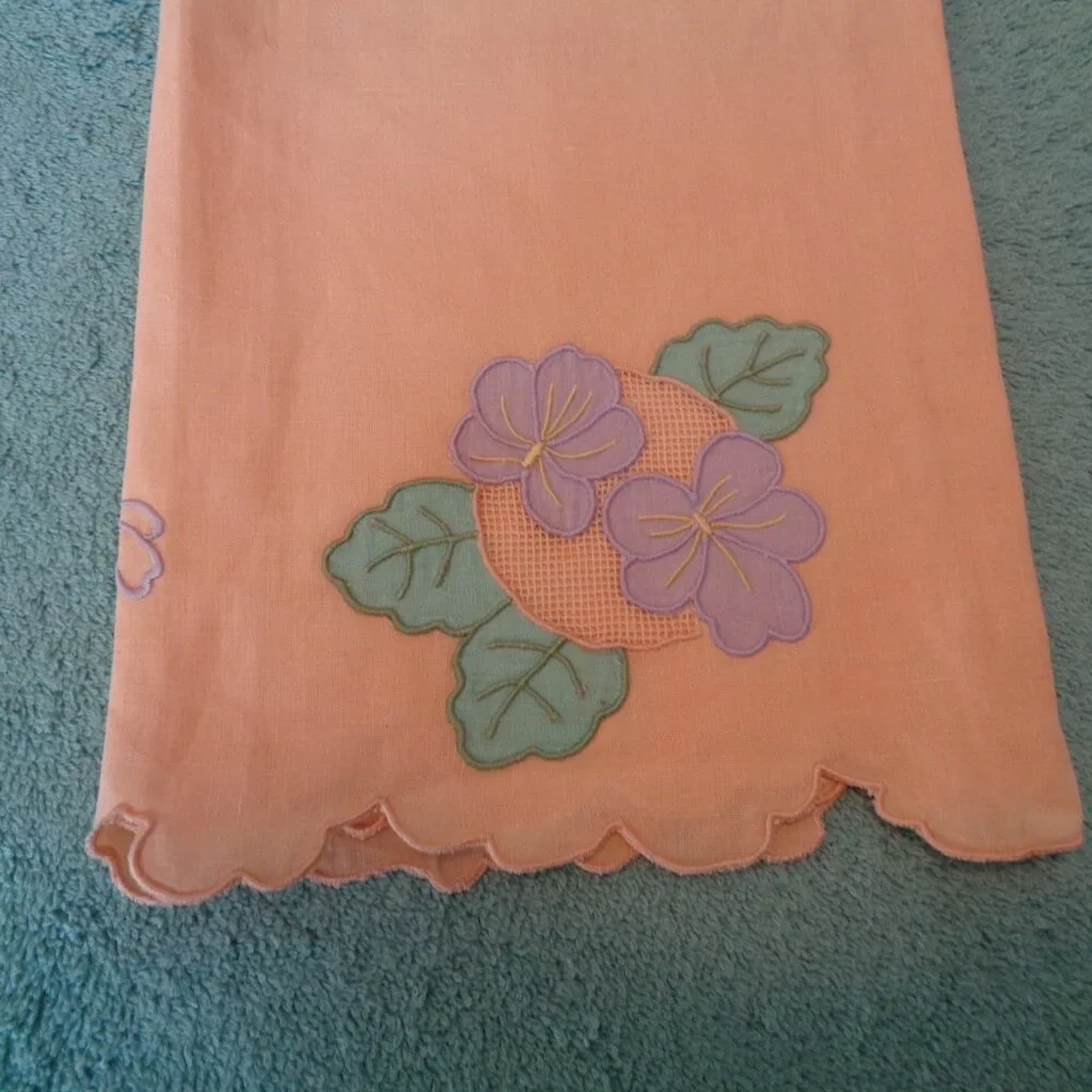 PRETTY IN PEACH VINTAGE  COLORS EMBROIDERED 80S TOWEL